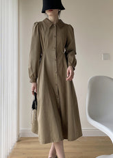 Vestido largo vaquero con patchwork color caqui y cuello Peter Pan con aberturas para otoño